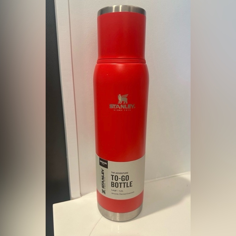 Stanley Red To-Go Adventure Water Bottle 1.4 quarts